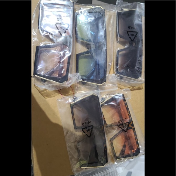 anti-glare lenses can block 100% of both UVA and U - Picture 8 of 11